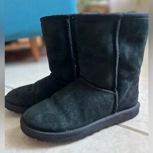 UGG Classic Short Boots - Size 6